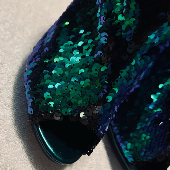 Almost Brand New Sparkly Heels Ankle Boots Size 7 - Heel Height 5 “ - box 7 - Picture 3 of 8